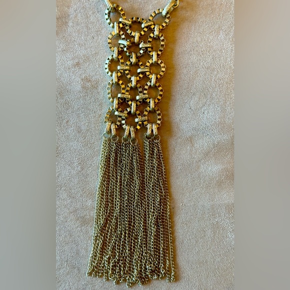Vintage Goldtone tassel long fringe bib necklace. Statement piece! EUC - Picture 9 of 9